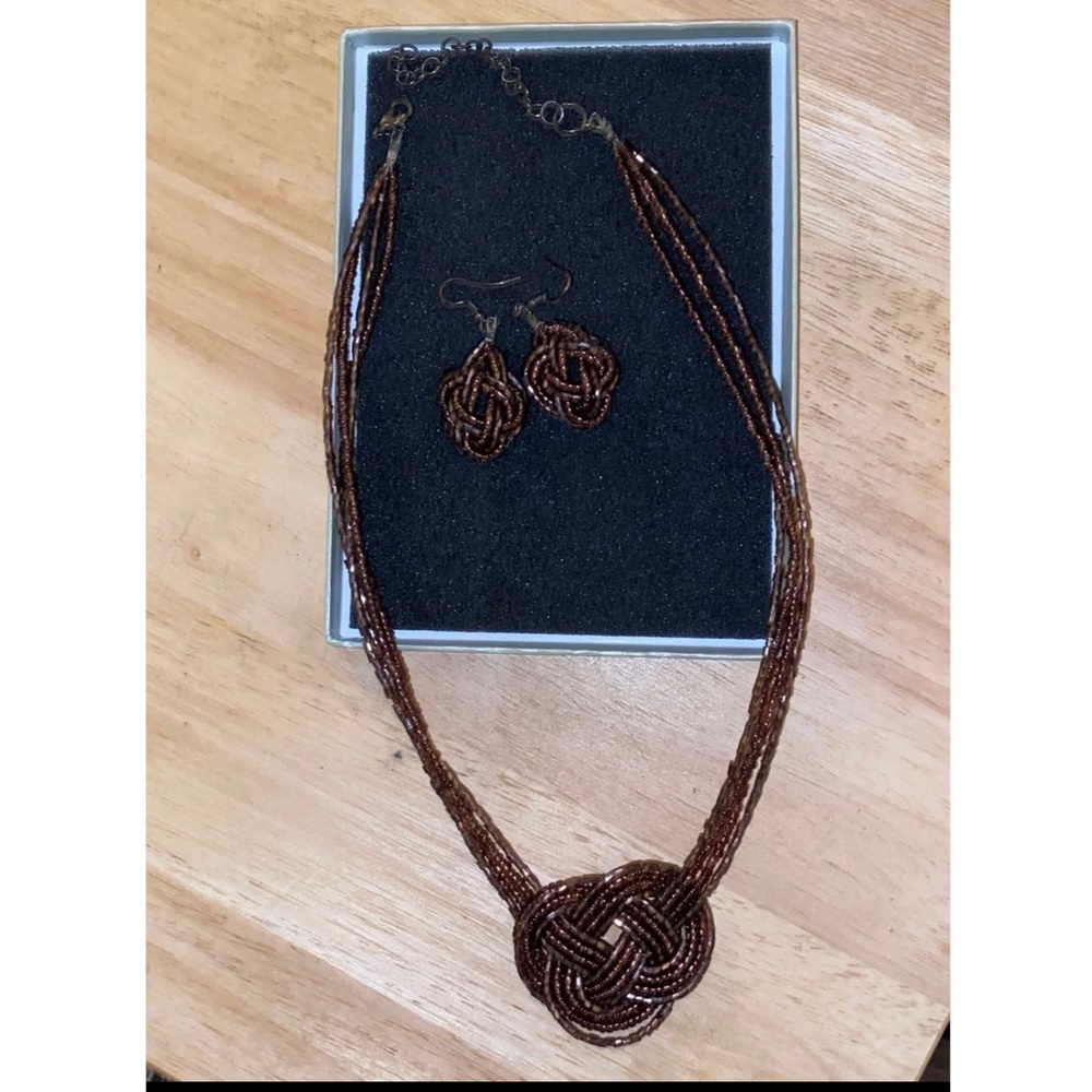 Necklace and earrings set